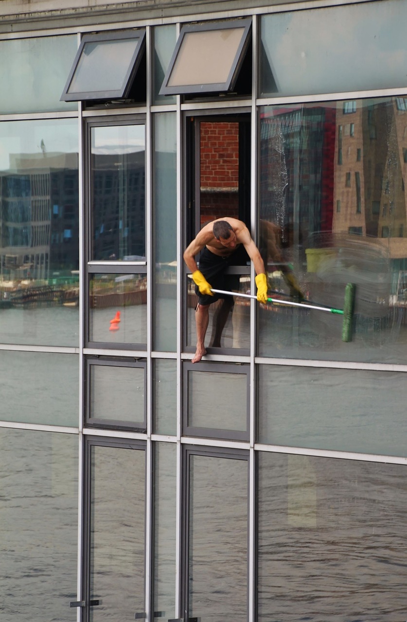 window cleaner, architecture, house-246423.jpg